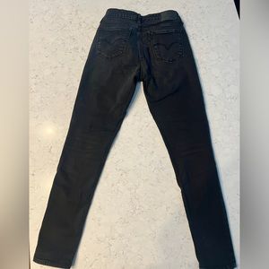 Levi’s 711 skinny jeans